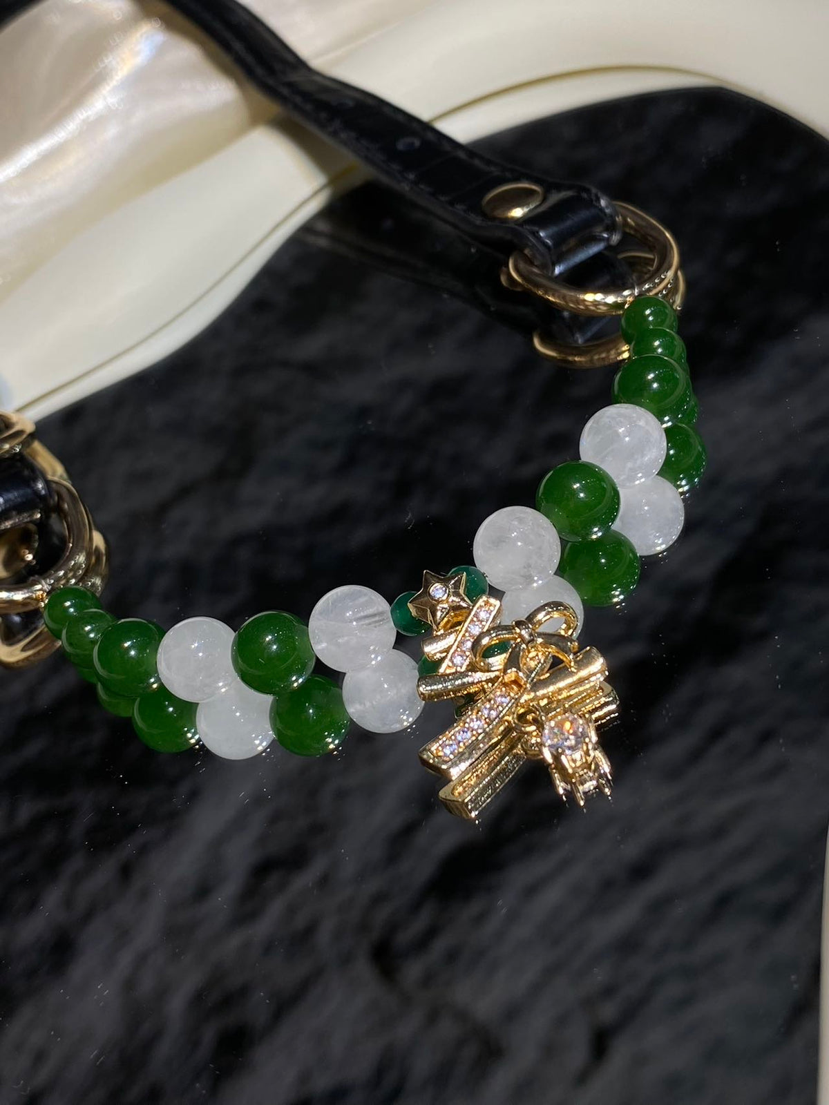 Green Agate Christmas Crystal Pet Collar – White Phantom Quartz