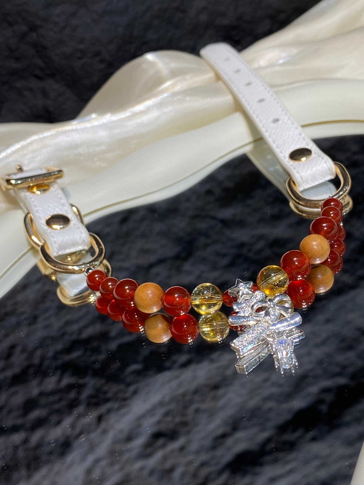 Red Agate Christmas Crystal Pet Collar – Sandalwood & Tree Charm
