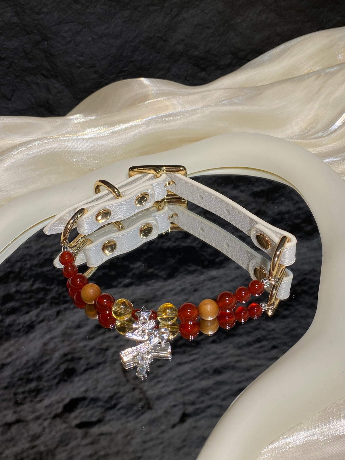 Red Agate Christmas Crystal Pet Collar – Sandalwood & Tree Charm