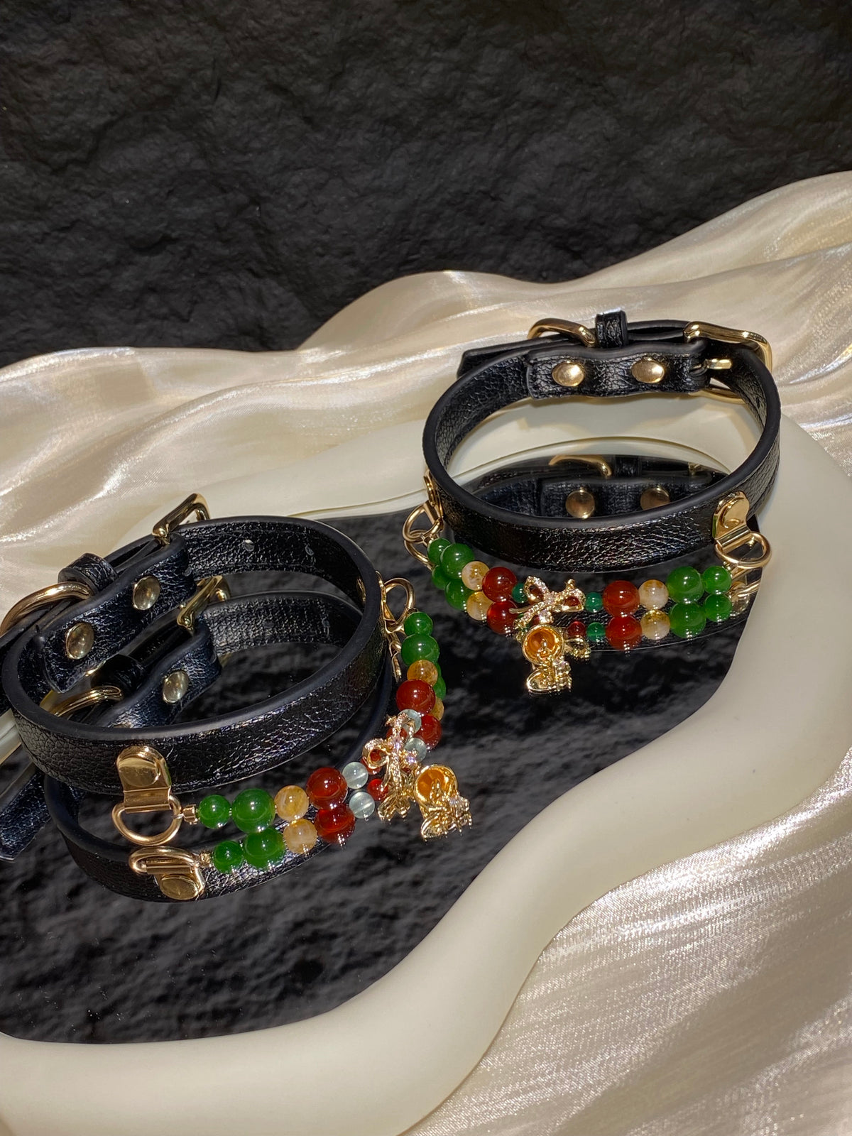 Green Agate Christmas Crystal Pet Collar – Red Agate & Gold Bell