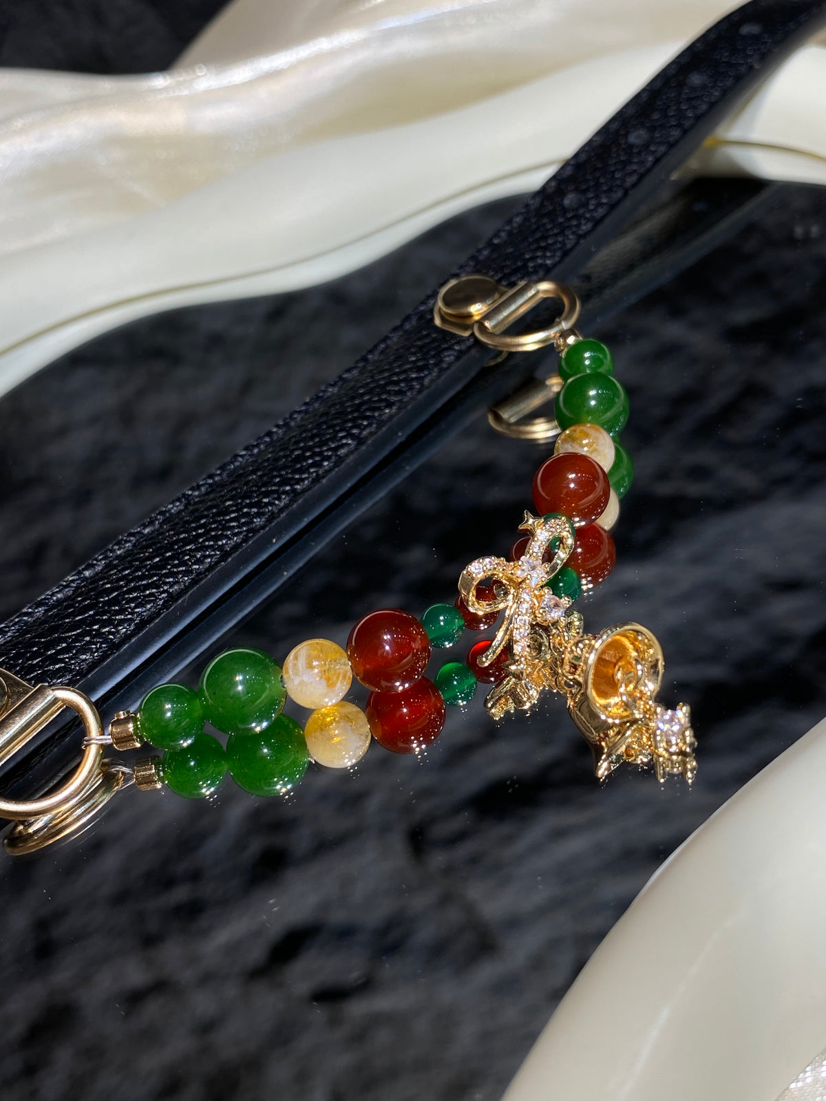 Green Agate Christmas Crystal Pet Collar – Red Agate & Gold Bell