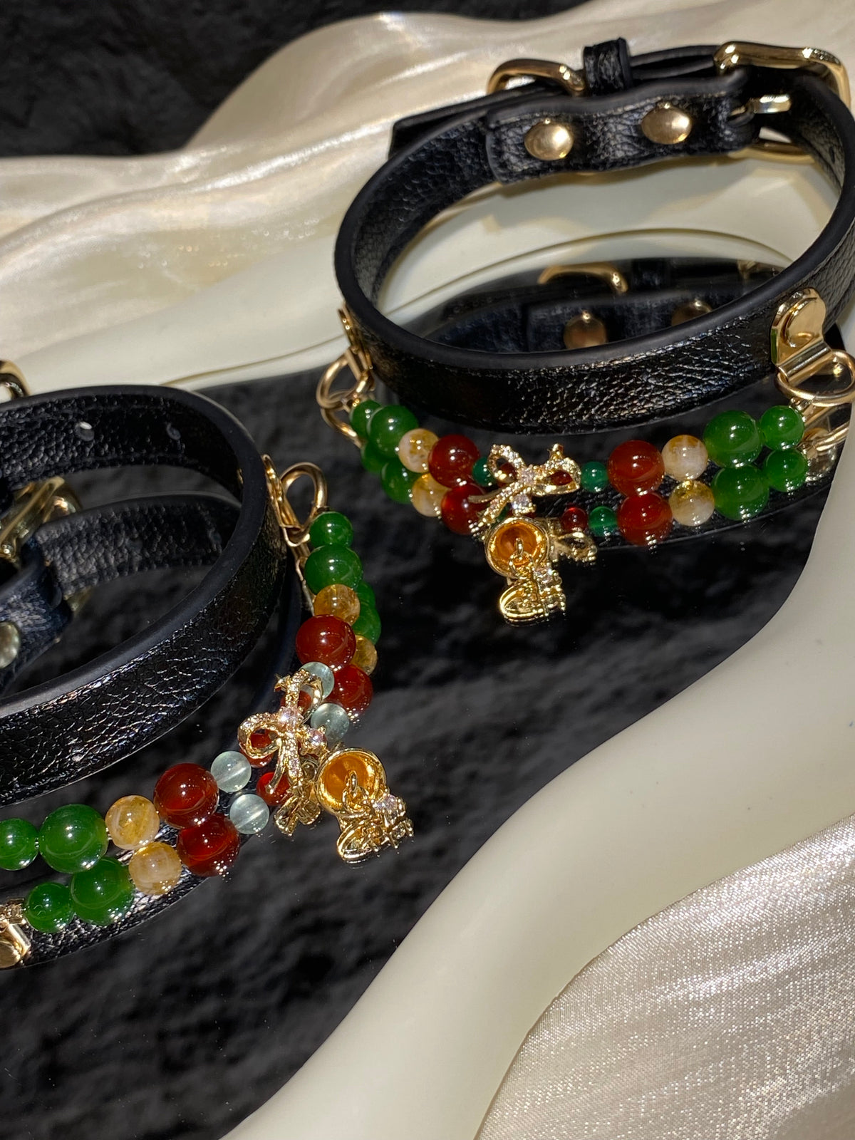 Green Agate Christmas Crystal Pet Collar – Red Agate & Gold Bell